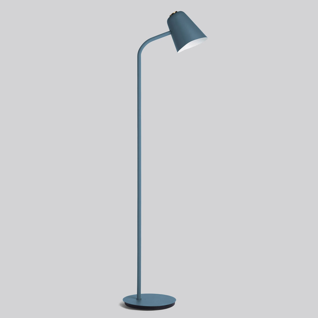 Detaljbilde av dimmer på LED gulvlampe Me dim petrol