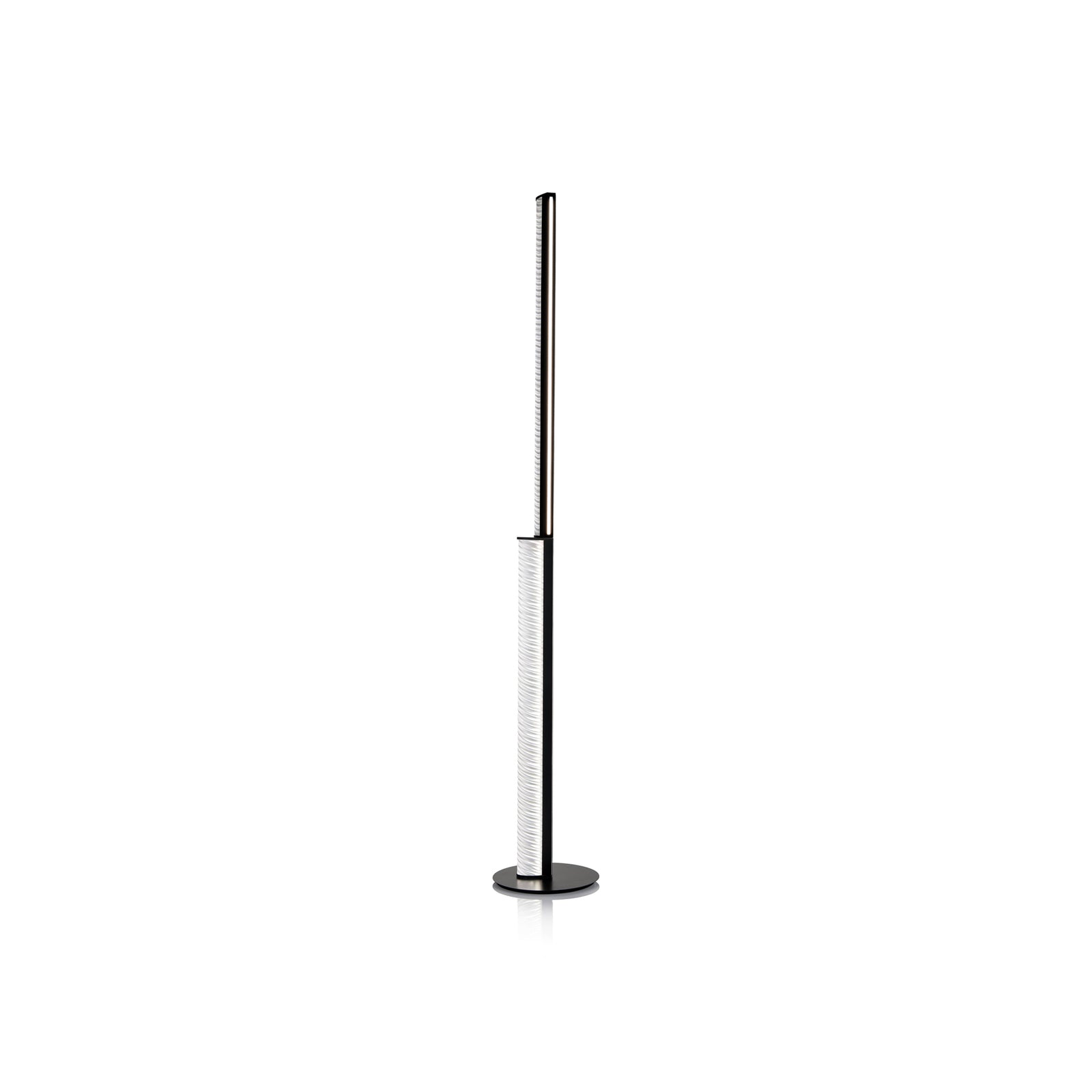 LED gulvlampe Modula plissé vridd svart 194 cm montert i rom