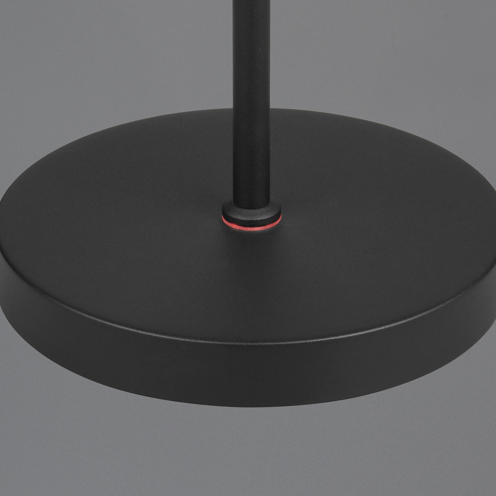 LED gulvlampe Moreno oppladbar CCT dimbar svart matt ladekabel USB-C