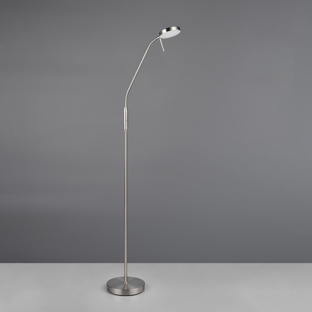 LED gulvlampe Moreno oppladbar matt nikkel montert i stue