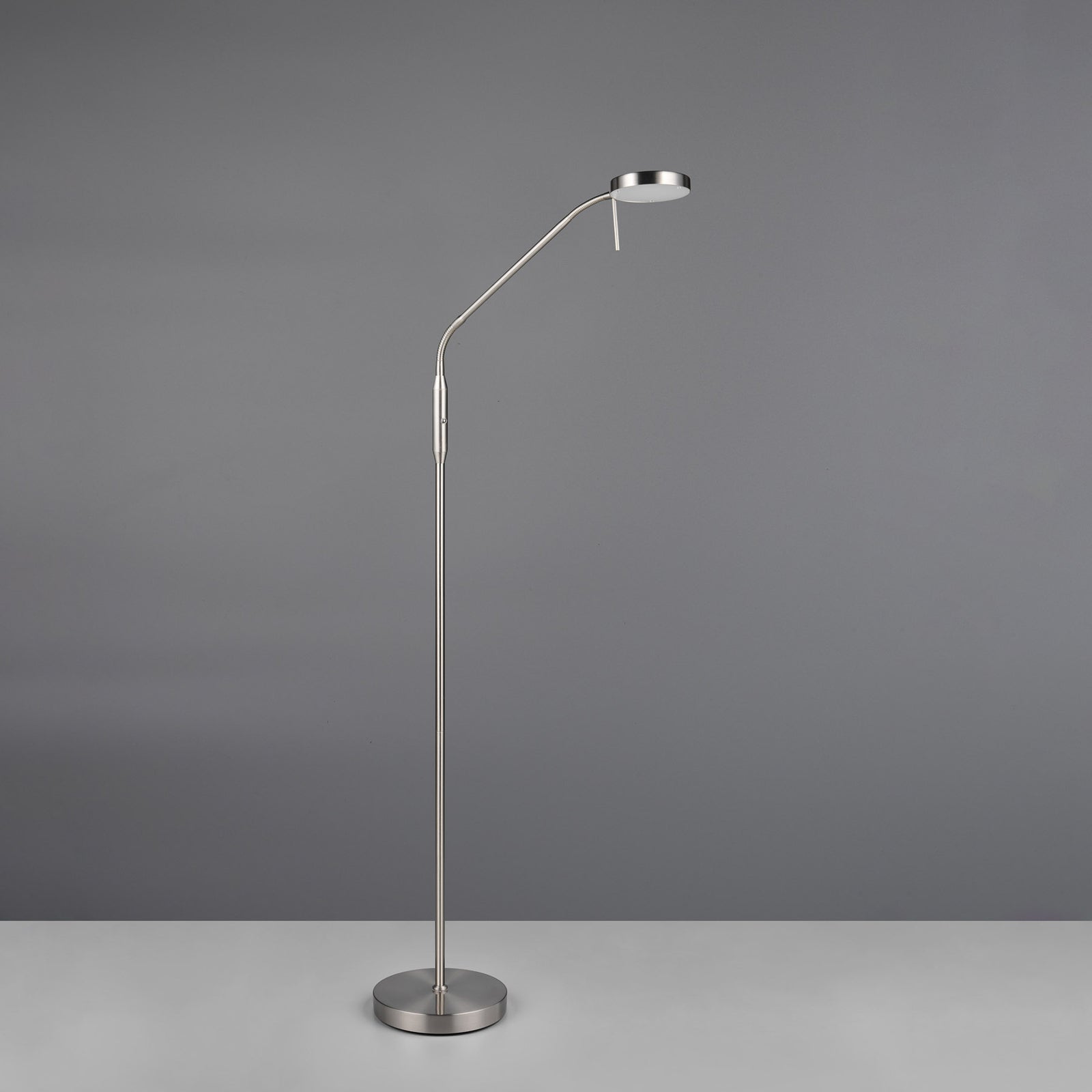 Nærbilde av LED gulvlampe Moreno oppladbar matt nikkel touchdimmer