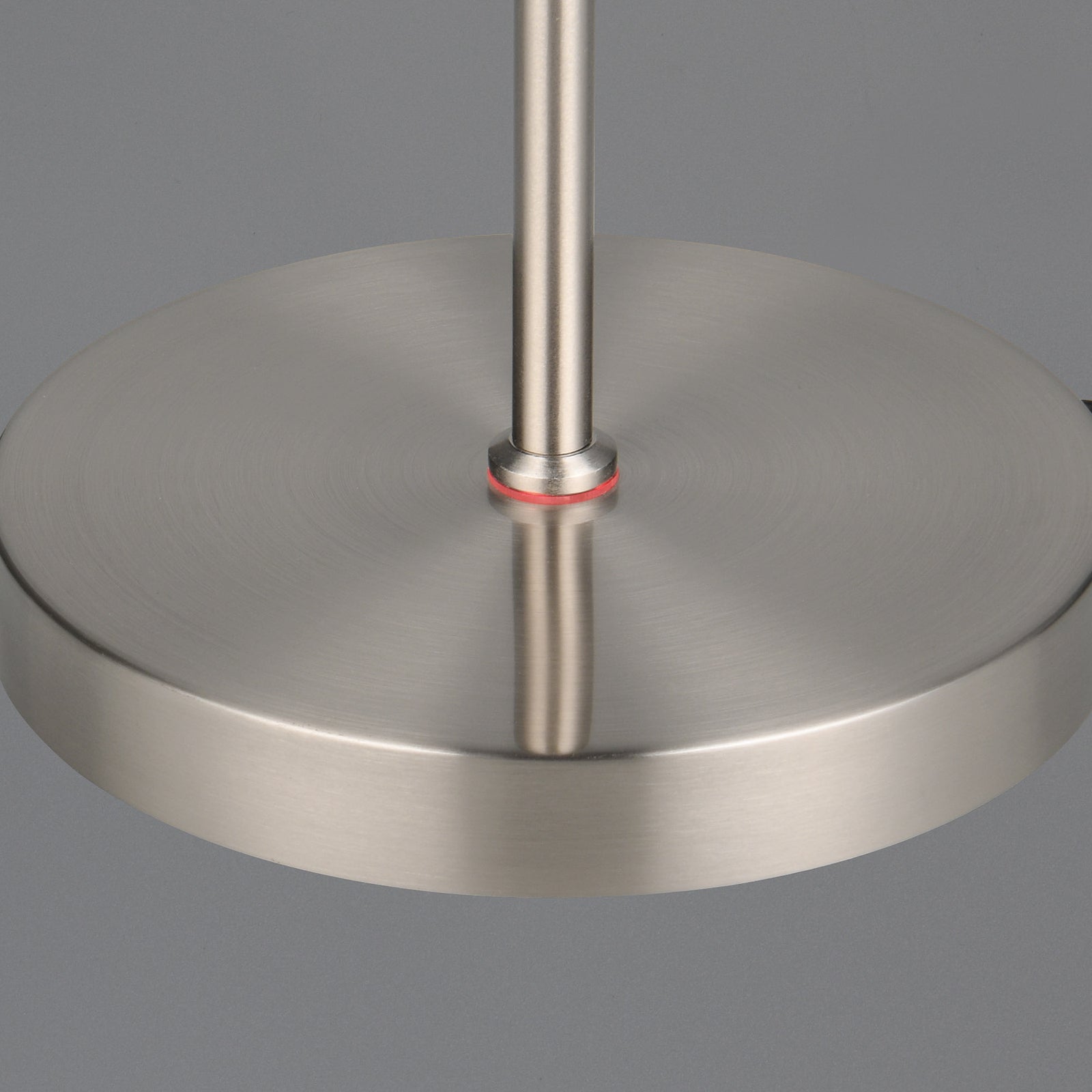 Sideprofil av LED gulvlampe Moreno oppladbar matt nikkel