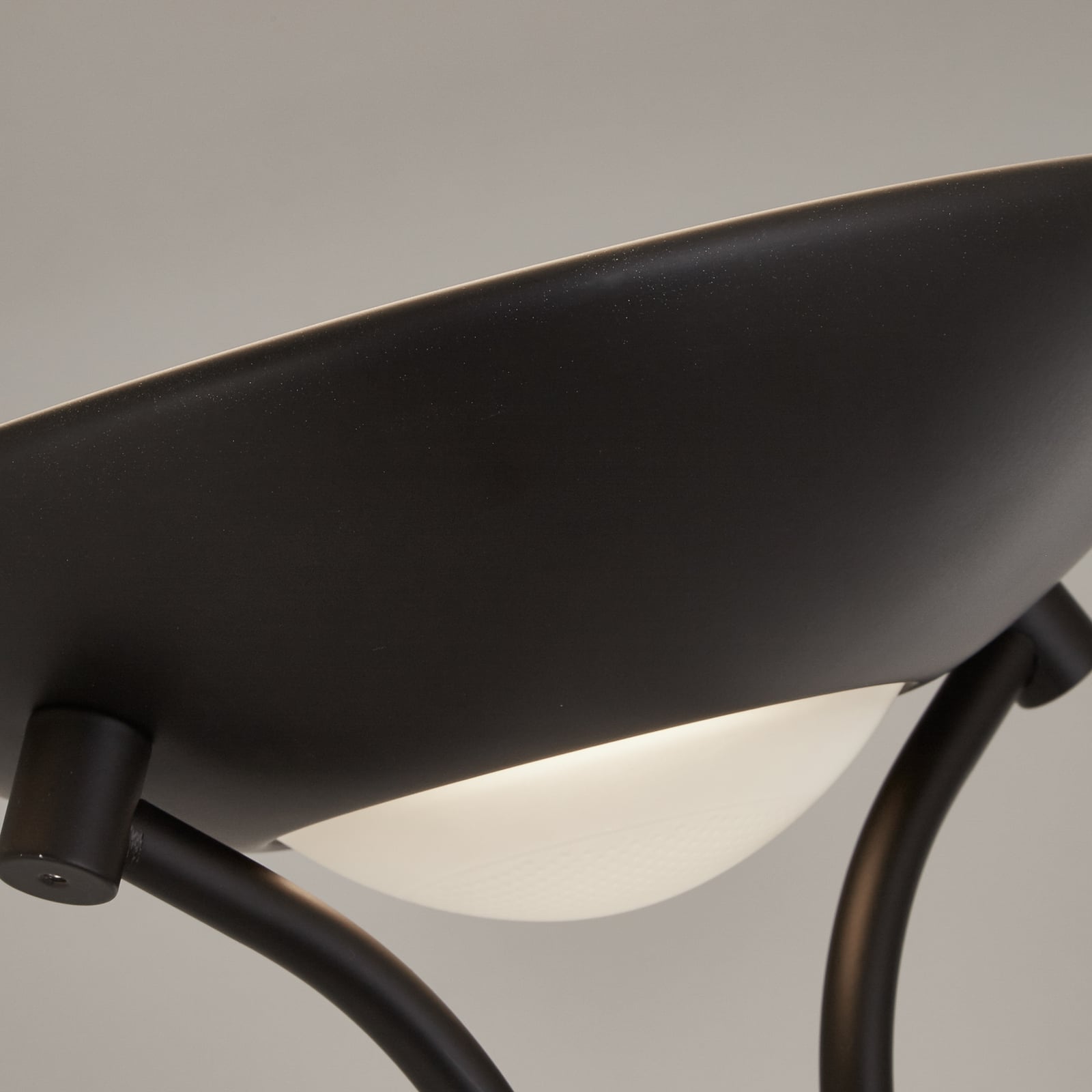 LED gulvlampe Mother & Child svart dimbar med trådløs lading kabel og bryter