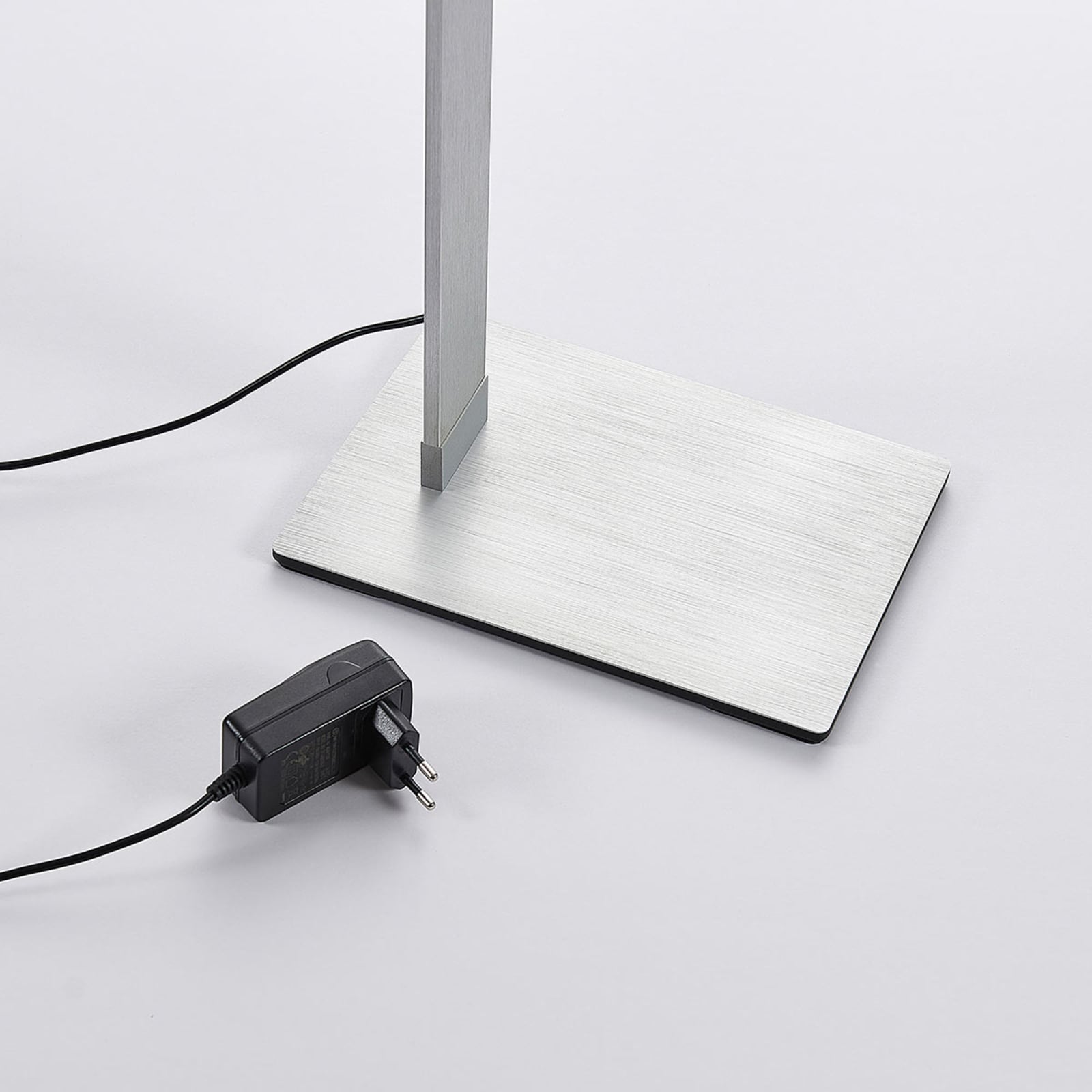 LED gulvlampe Nicano grå aluminium CCT dimbar stemningsbelysning