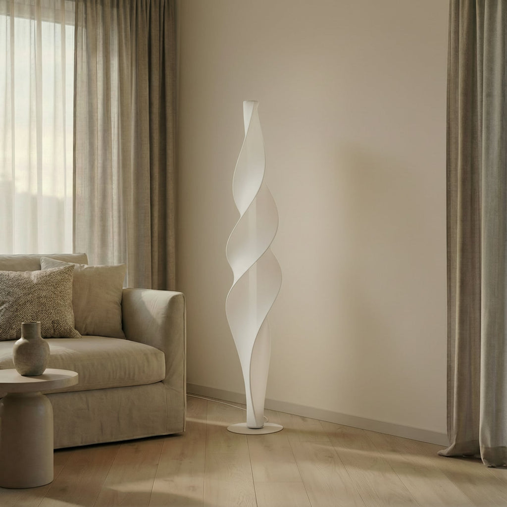 LED gulvlampe Novelle spiralformet hvit montert i rom