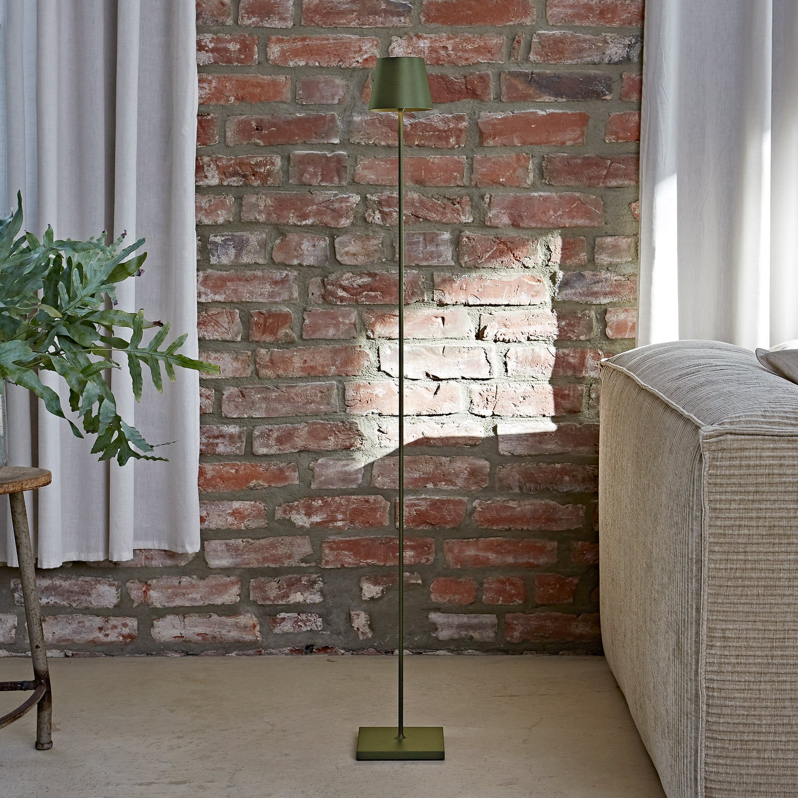 LED gulvlampe Nuindie oppladbar dimbar grønn 120 cm forfra