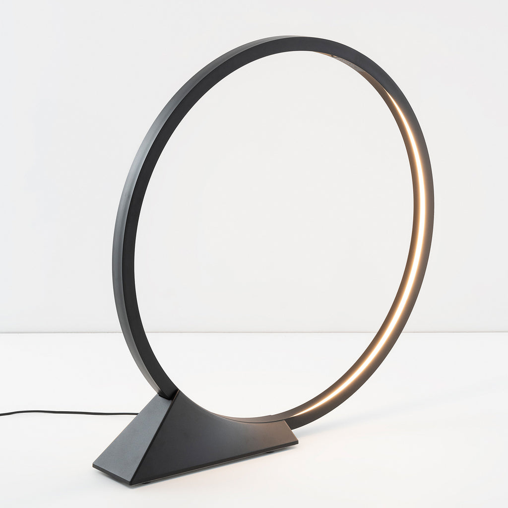LED gulvlampe O for utendørs nærbilde av silikon og aluminium