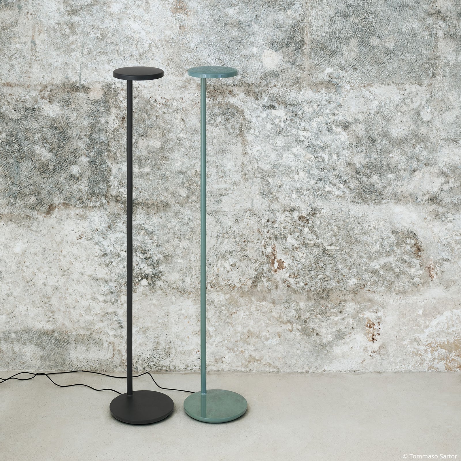 LED gulvlampe Oblique Floor antrasitt dimbar 2700K sideprofil