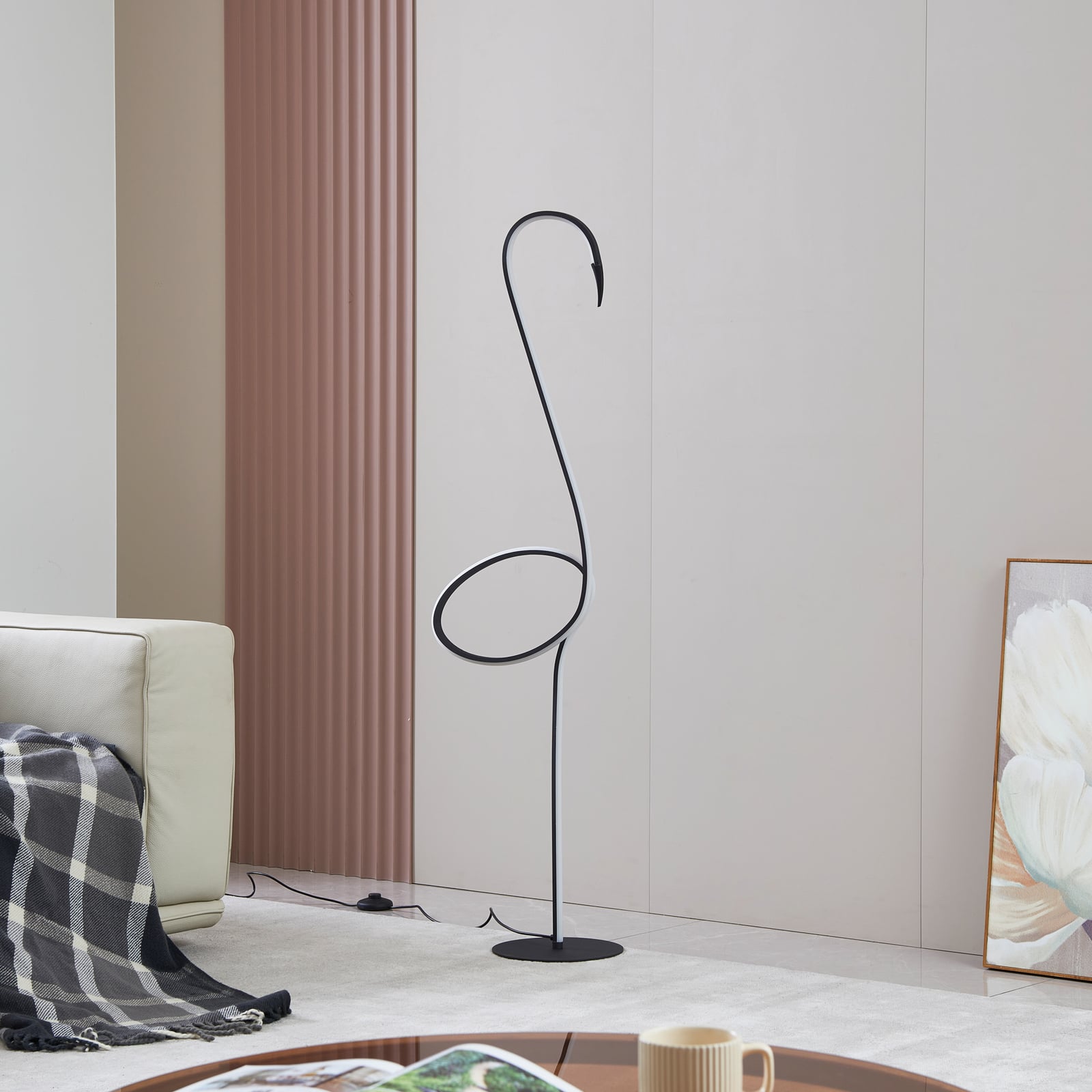 Detalj av dimmer og bryter på LED gulvlampe Pajaro svart CCT dimbar