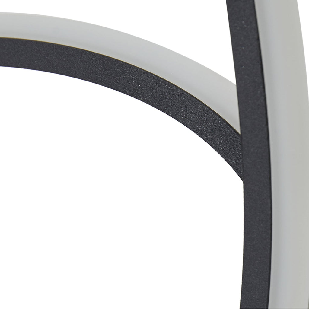 Sideprofil av LED gulvlampe Pajaro svart CCT dimbar 130 cm