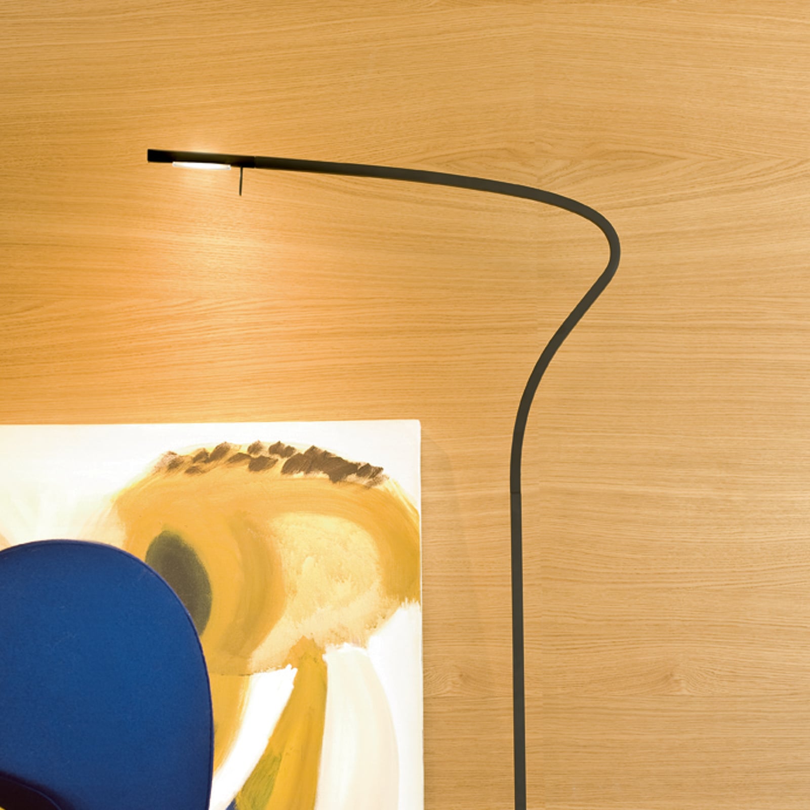 LED gulvlampe Paraph F3 dimbar svart aluminium detalj av justerbar arm