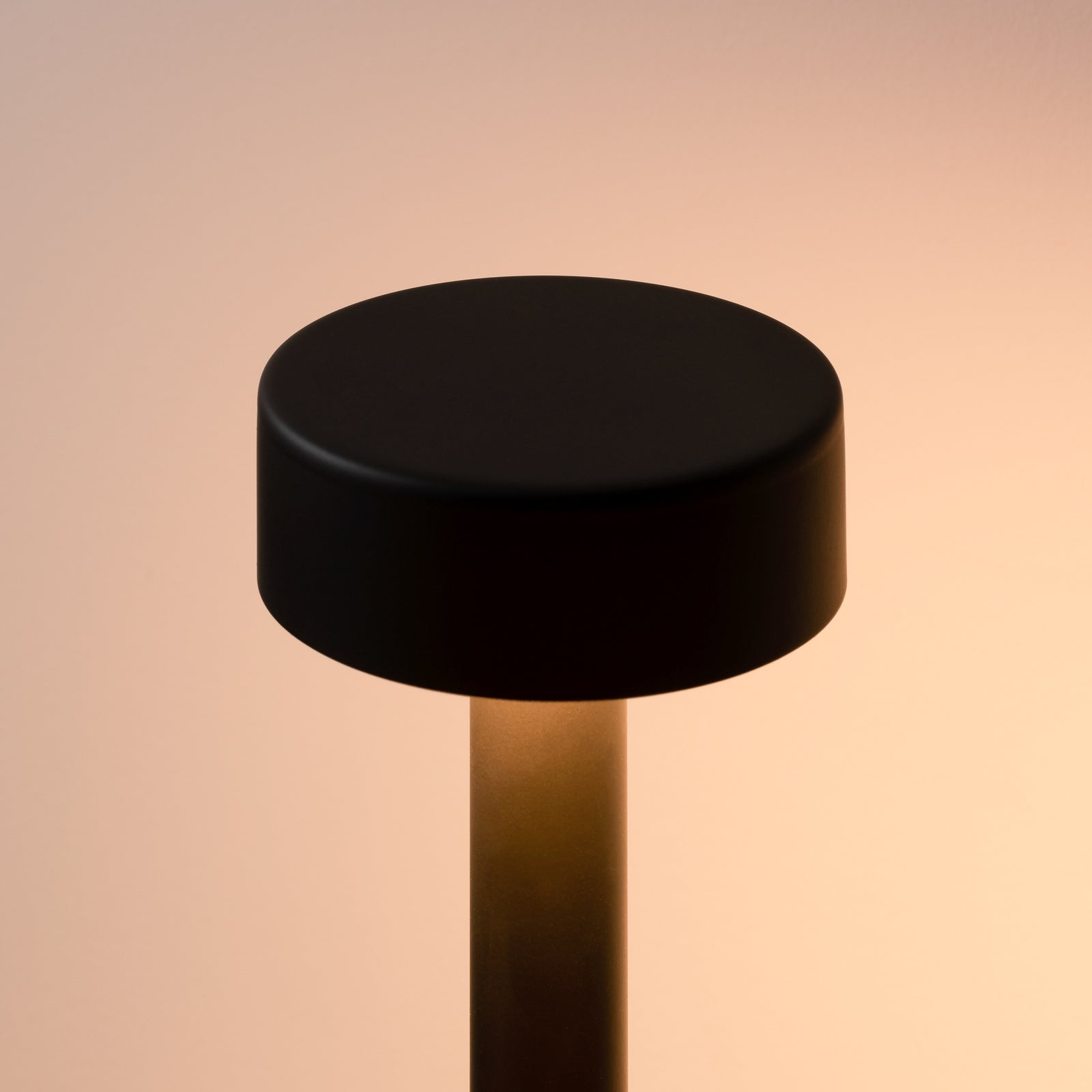 LED gulvlampe Peak Lane svart aluminium 170 cm sideprofil