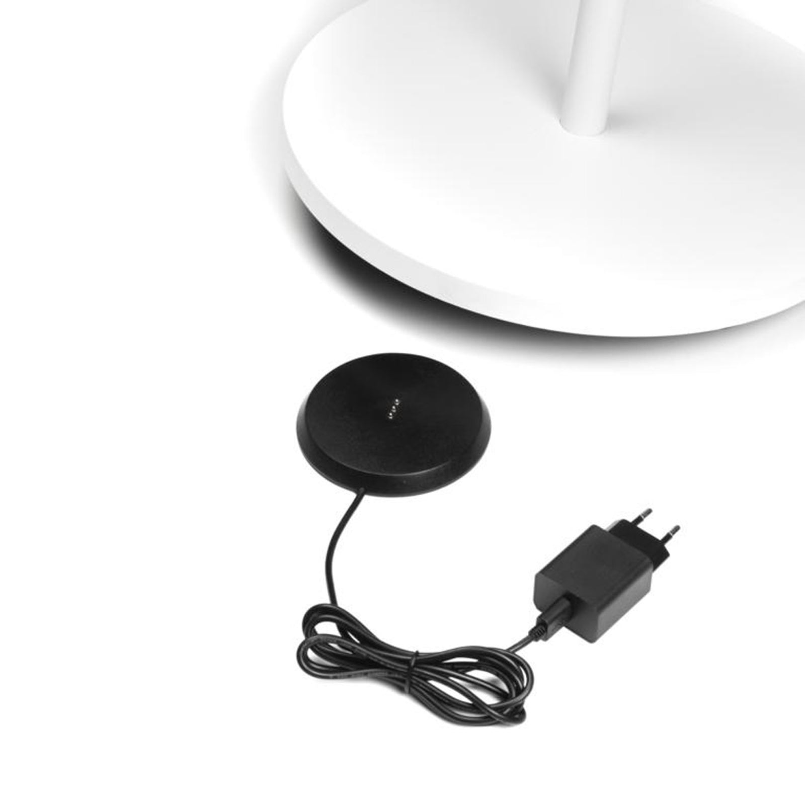 LED gulvlampe Pomezia med belysning i varmt hvitt lys
