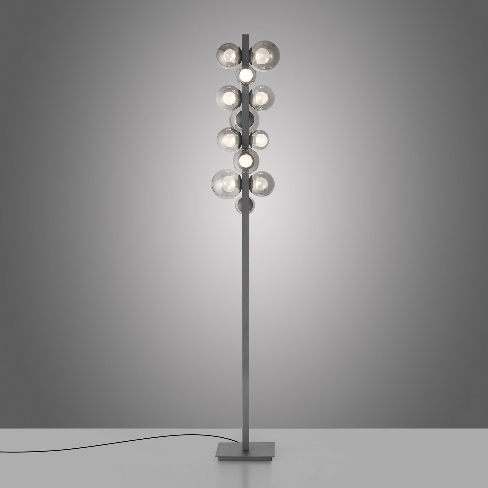 Detalj av glasslamper på LED gulvlampe Popup 12-lys glass CCT dimbar H160 cm