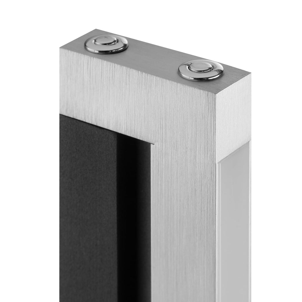 Nærbilde av touch-dimmer på LED gulvlampe Pulse dimbar svart med leselys