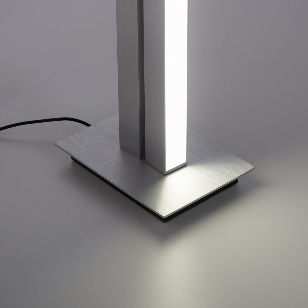 LED-gulvlampe PURE Lines Floor diamond 140 cm CCT dimbar kabeldetalj