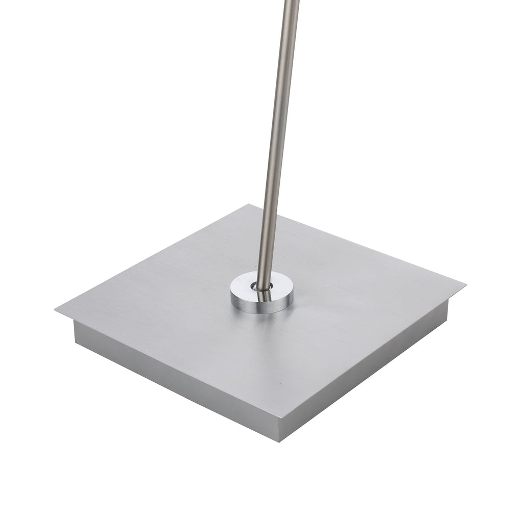 LED gulvlampe Pure Mira CCT dimbar med fjernkontroll sølv montert i rom