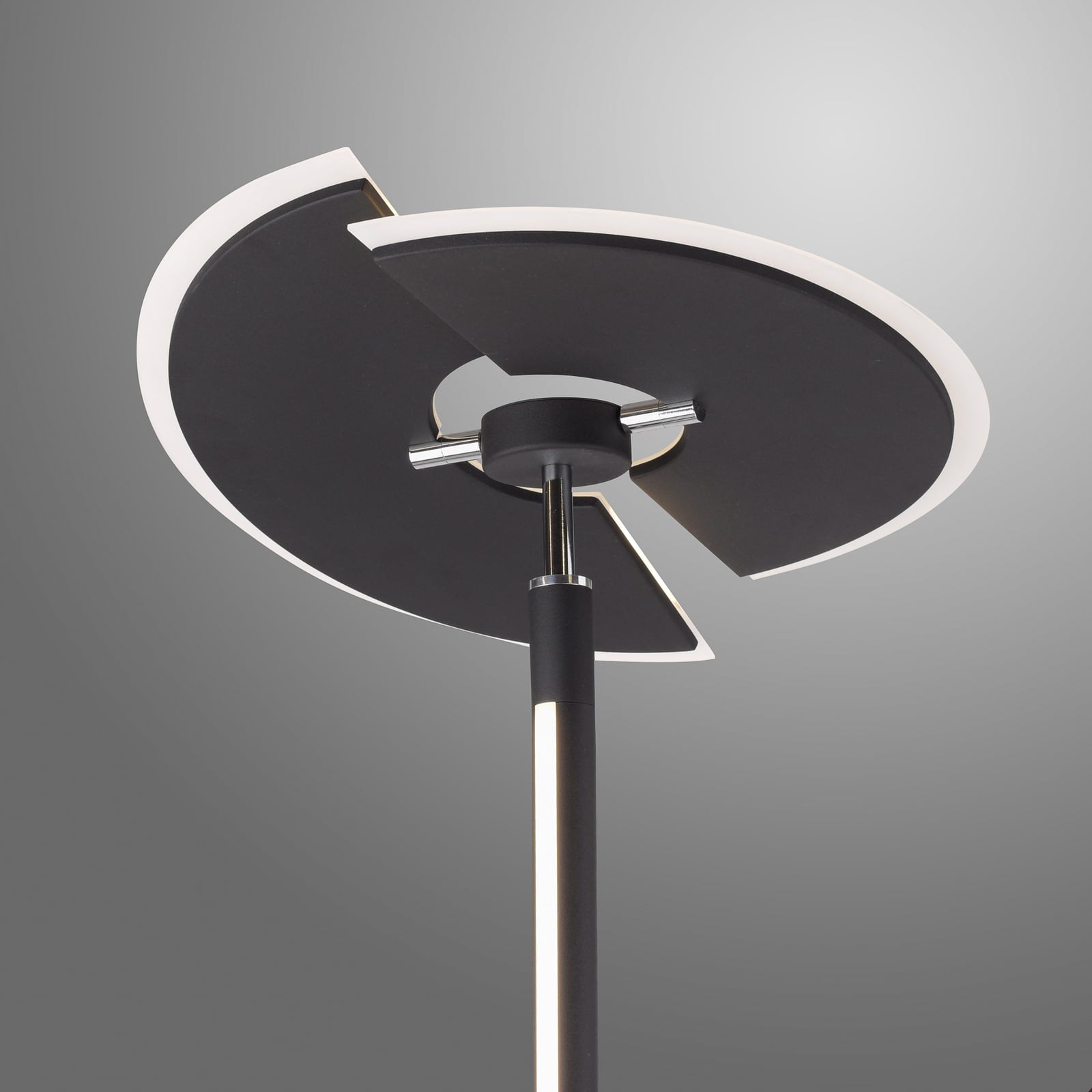 Detalj av leselampe på LED gulvlampe PURE Mutil antrasitt