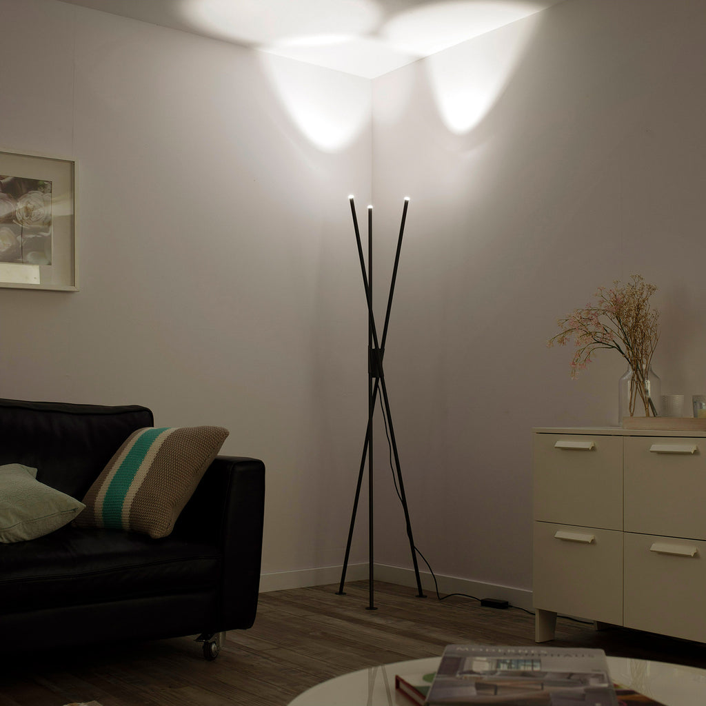 LED gulvlampe Q-PETER 3-lys RGB CCT Zigbee antrasitt detalj av LED-lys