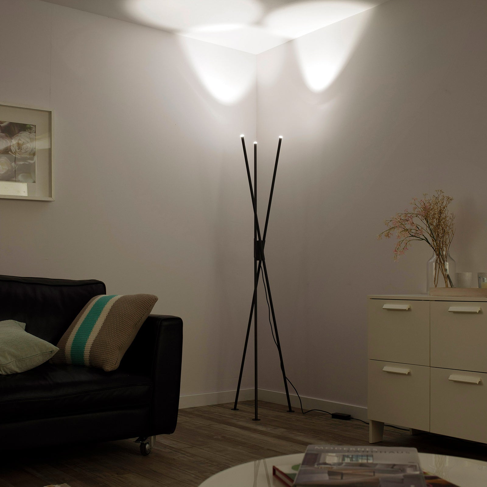 LED gulvlampe Q-PETER 3-lys RGB CCT Zigbee antrasitt detalj av LED-lys