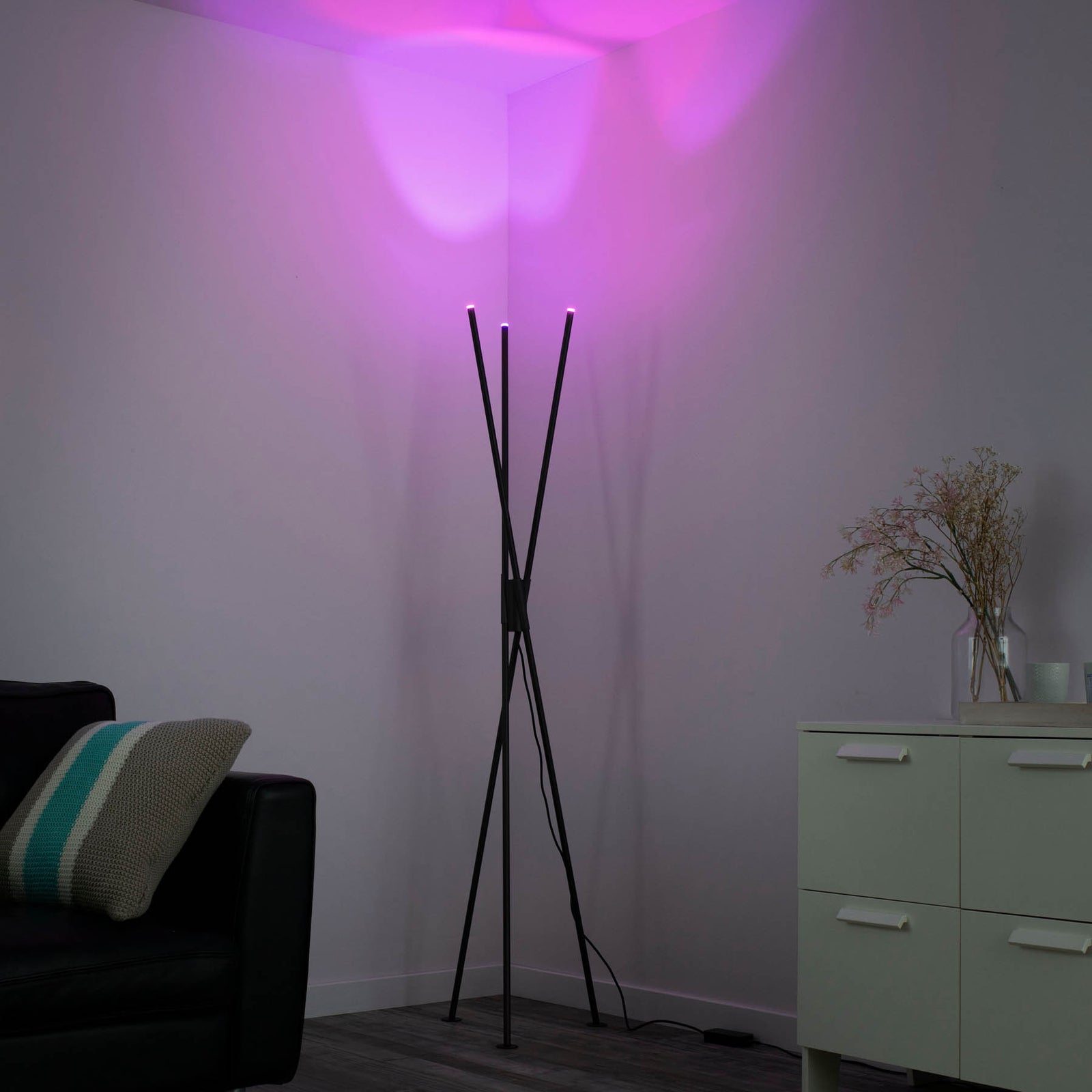 LED gulvlampe Q-PETER 3-lys RGB CCT Zigbee antrasitt nærbilde av stativ