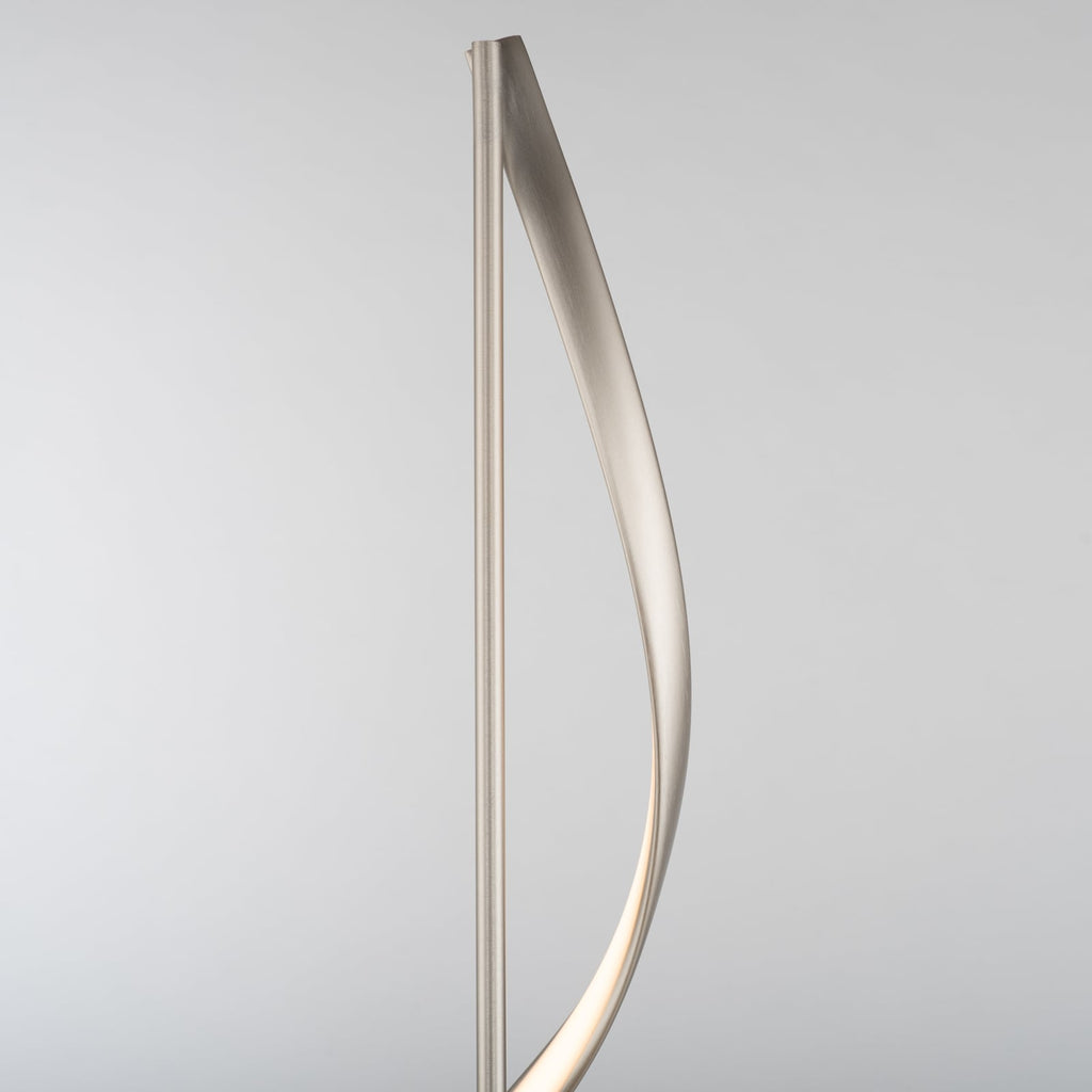 LED gulvlampe Q-Swing dimbar CCT stål 141 cm Zigbee nærbilde av lampens materiale