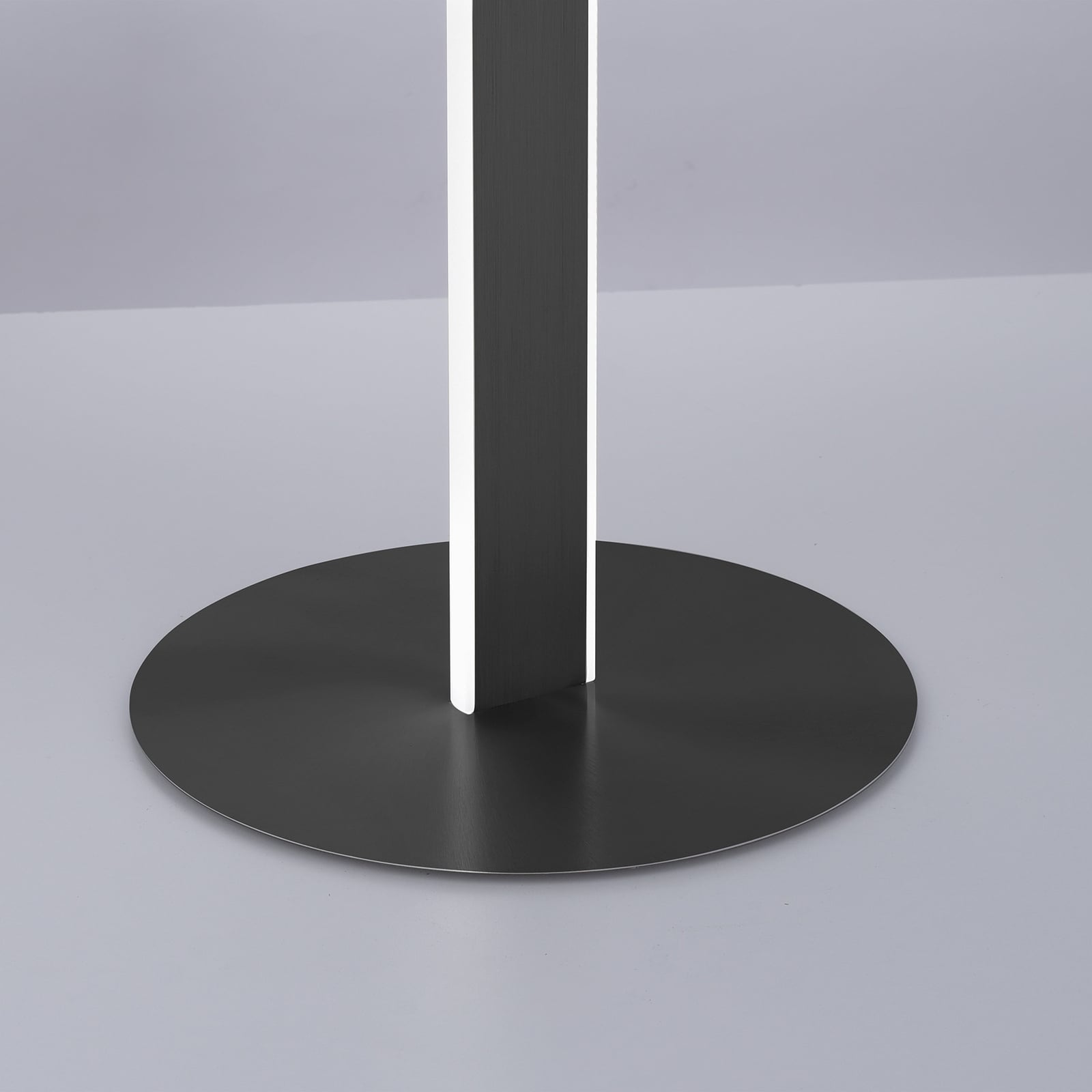 LED gulvlampe Q-VITO CCT dimbar Zigbee antrasitt nærbilde av skjerm