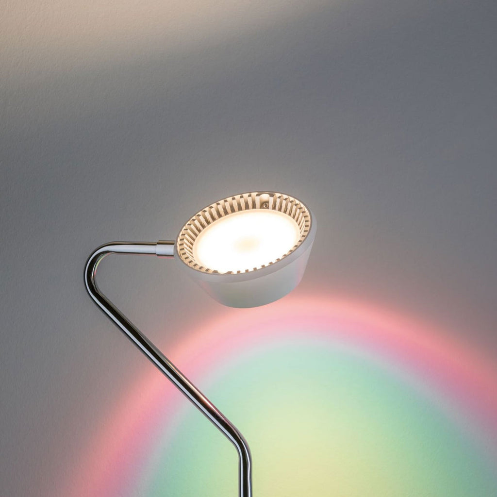 LED gulvlampe Ramos dimbar svingbar hvit H141 cm med lys slått på
