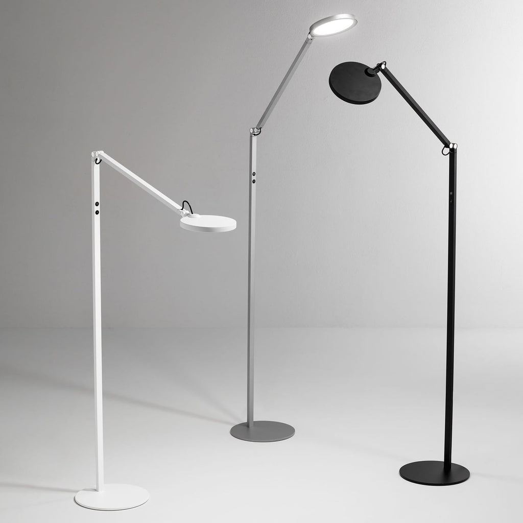 LED gulvlampe Regina dimbar aluminium 160 cm 9W montert i stue