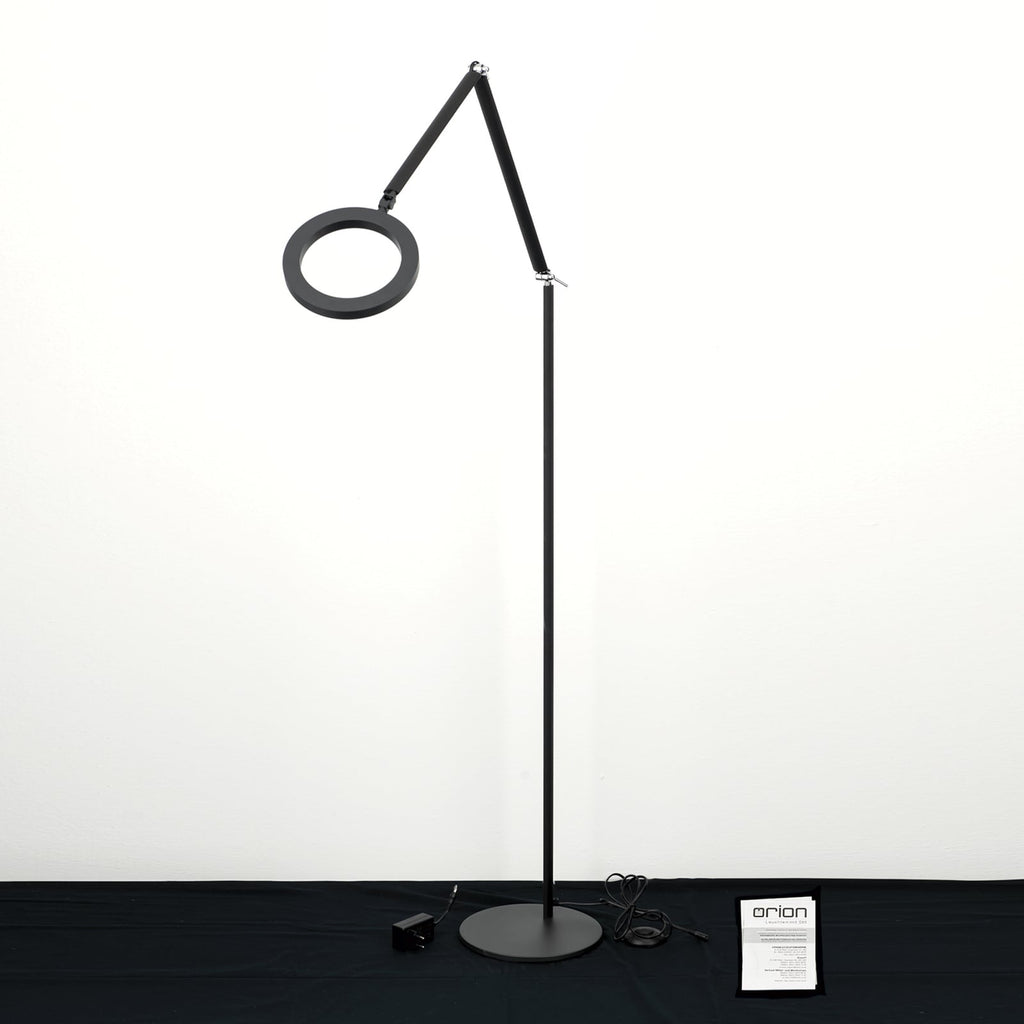 LED gulvlampe Ringo justerbar dimbar svart 18W kabel og bryter