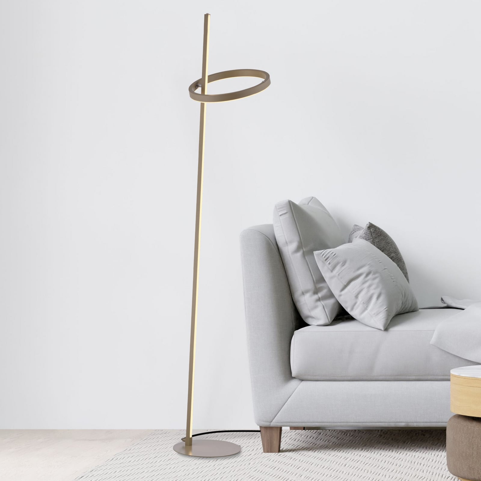LED gulvlampe Ritus sand jern dimbar berøringsdimmer forfra