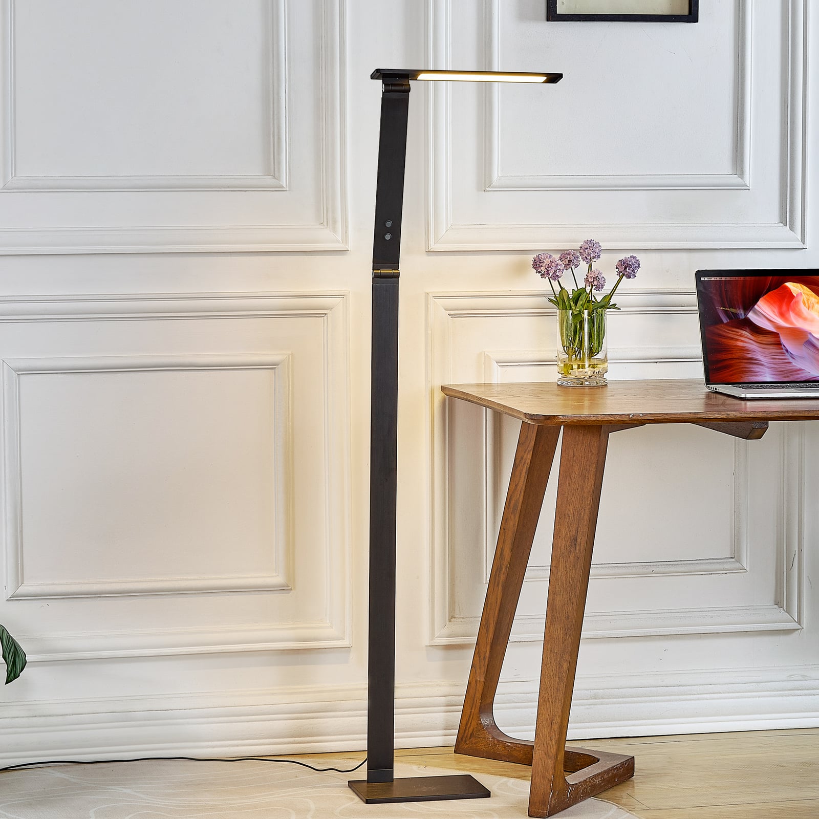 LED gulvlampe Salome svart aluminium CCT dimbar forfra