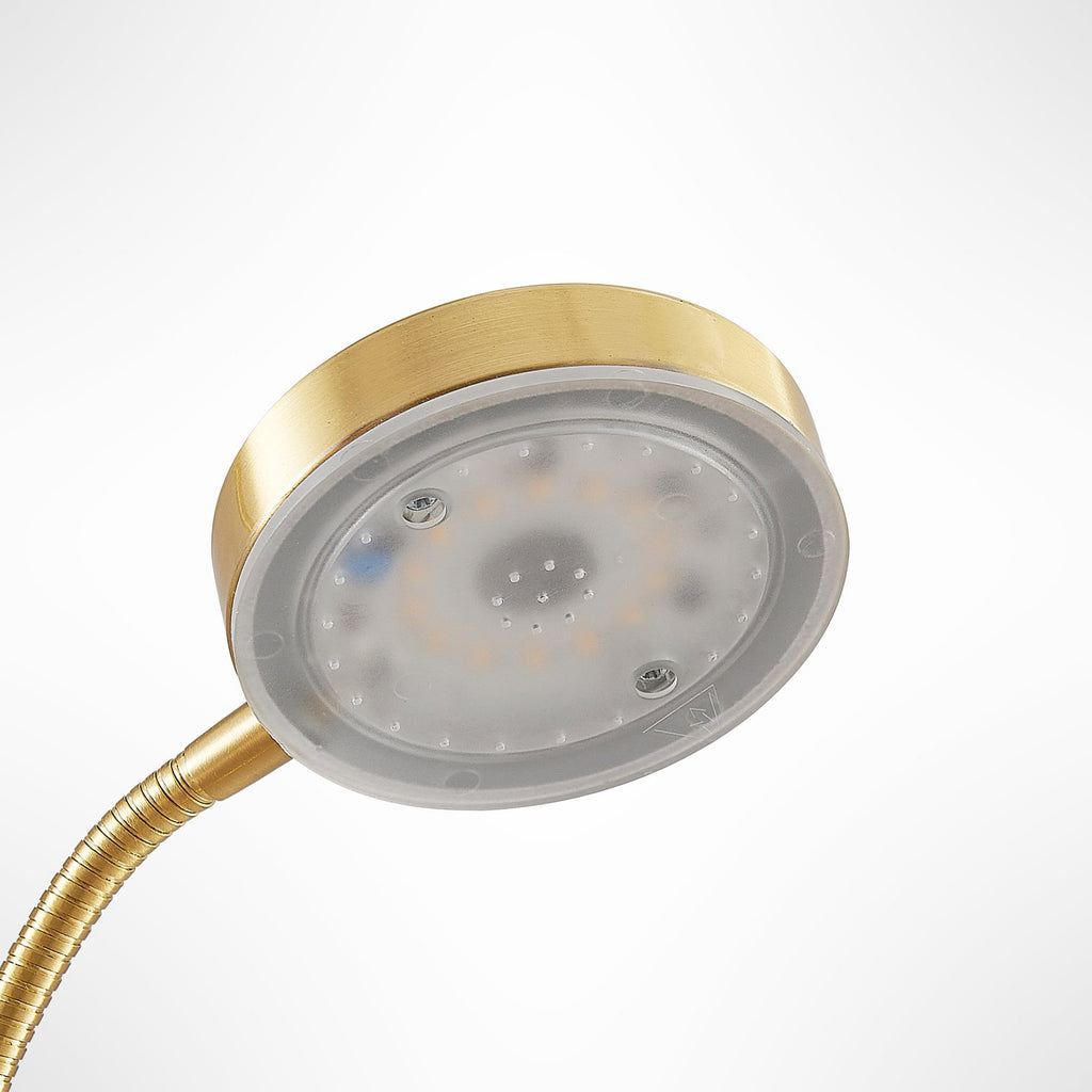 LED gulvlampe Seppa dimbar messing 180 cm montert i stue