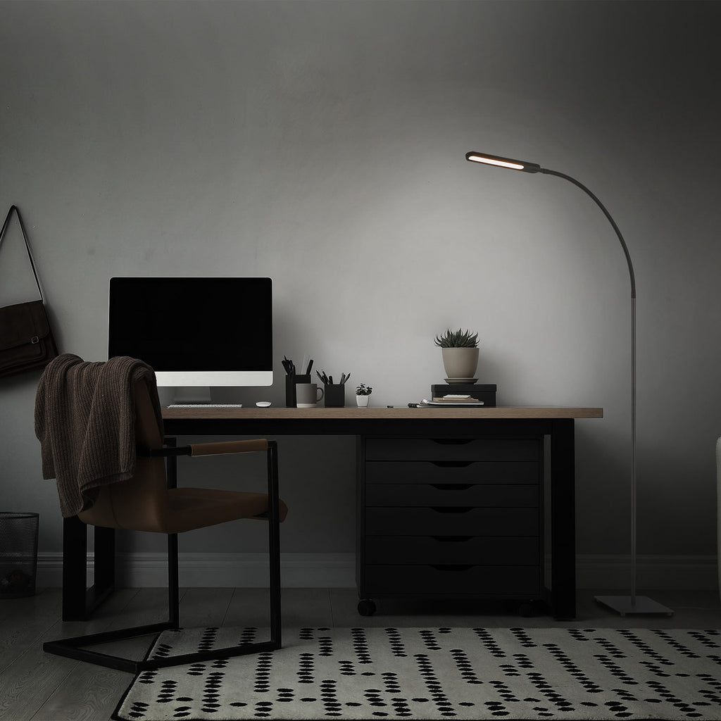 LED gulvlampe Servo dimbar CCT svart 183 cm sideprofil