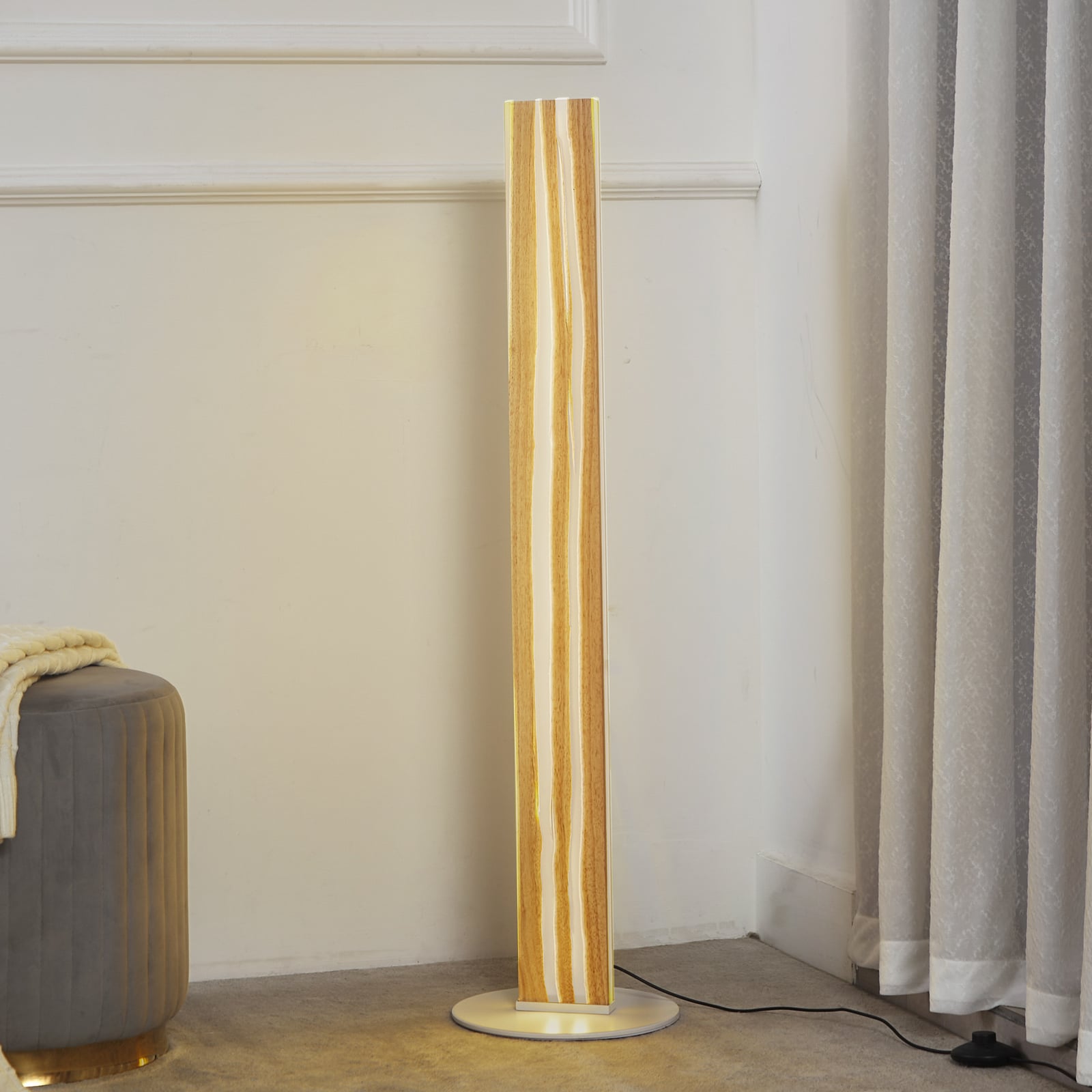 LED gulvlampe Silja tre og harpiks 101 cm forfra