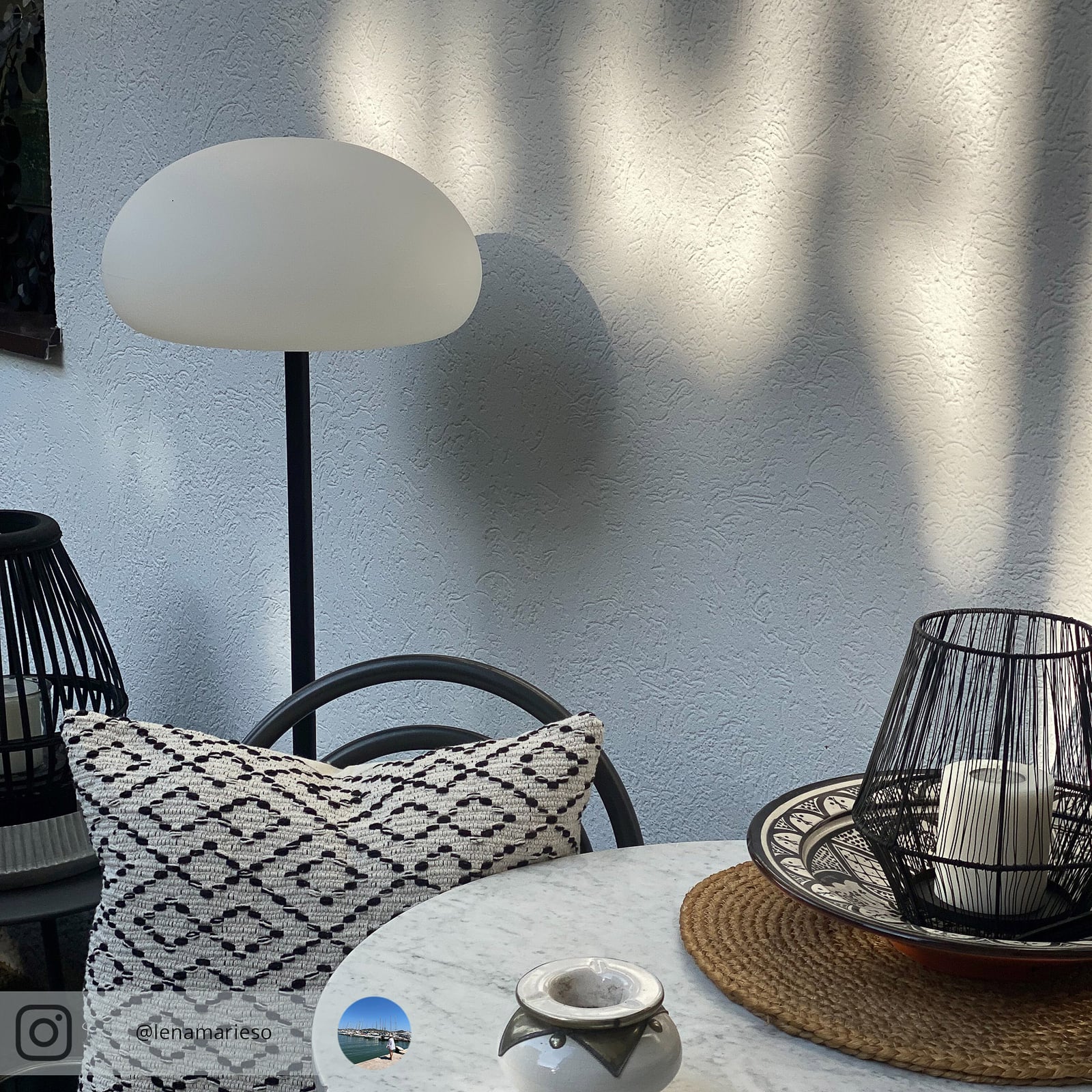 LED gulvlampe Sponge oppladbar dimbar Ø34 cm IP65 på terrasse
