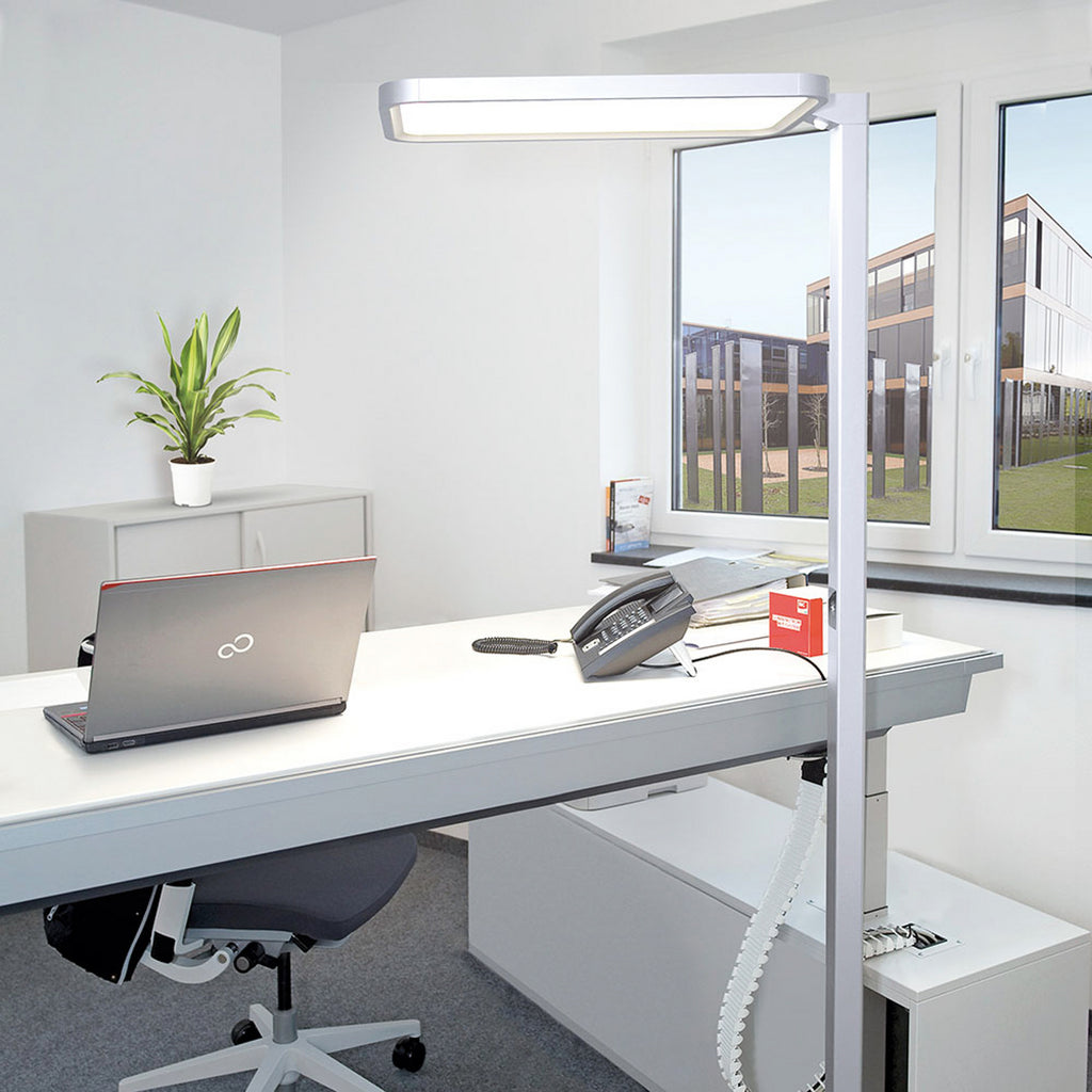 LED gulvlampe STUDIObutler med bevegelsessensor 80W sølv bakside