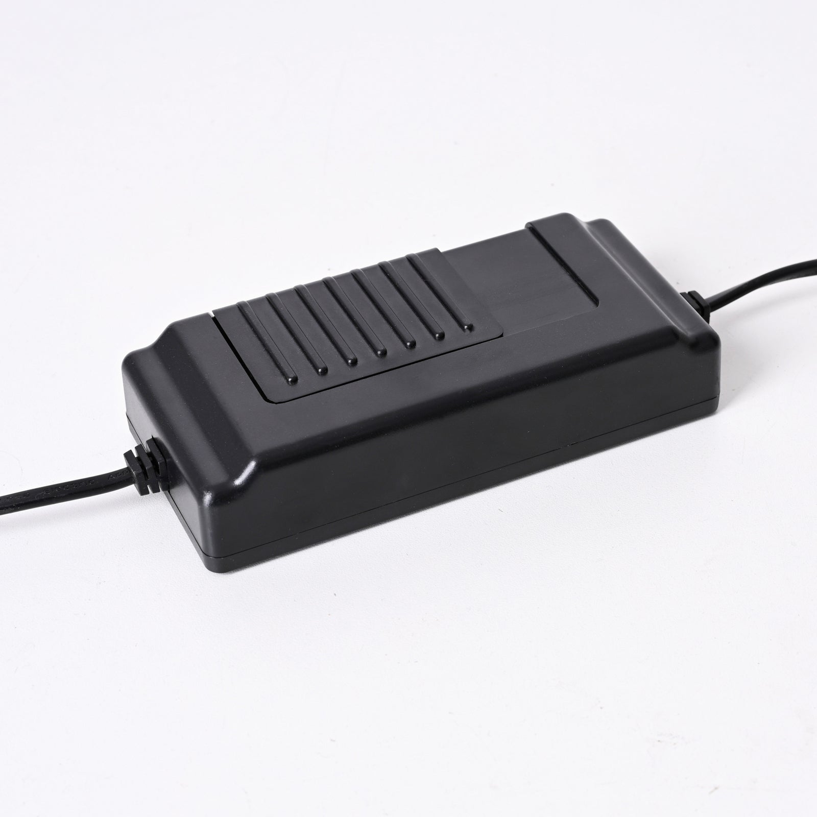 LED gulvlampe Twist dimbar sandfarget 143 cm visning av kabel og bryter