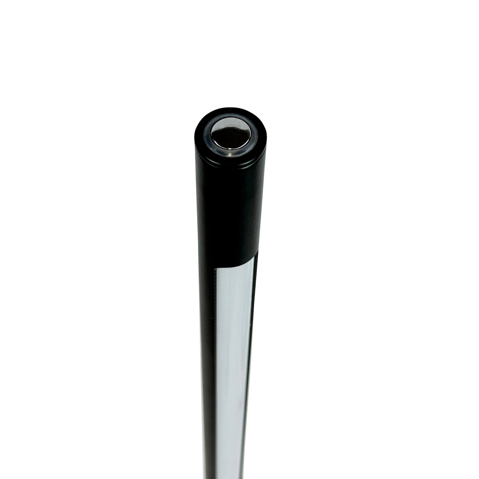 LED gulvlampe Vagner dimbar svart montert i stue