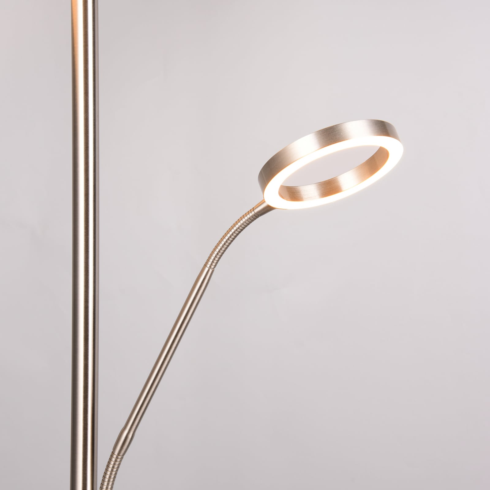 LED-gulvlampe Willis matt nikkel fleksibelt leselys