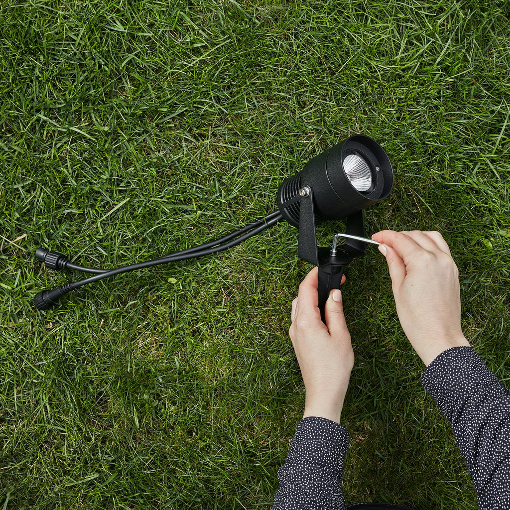 LED hagespot Garden 24 svart 9W dimbar med spyd IP44 kabeltilkoblinger