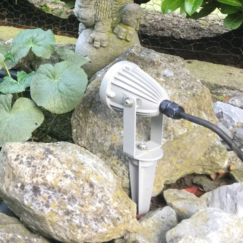 LED hagespot med spyd Sendling sølv IP54 3W varmhvit justerbart lampehode