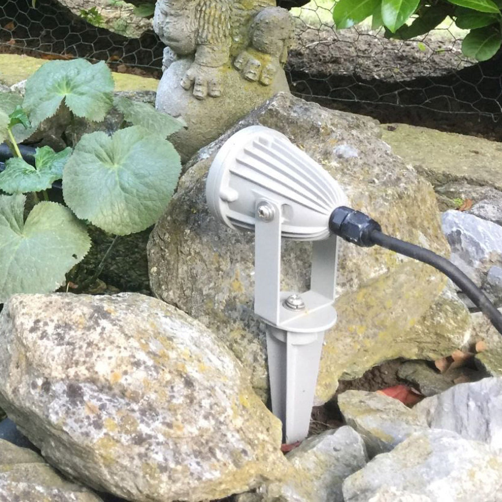 LED hagespot med spyd Sendling sølv IP54 3W varmhvit justerbart lampehode