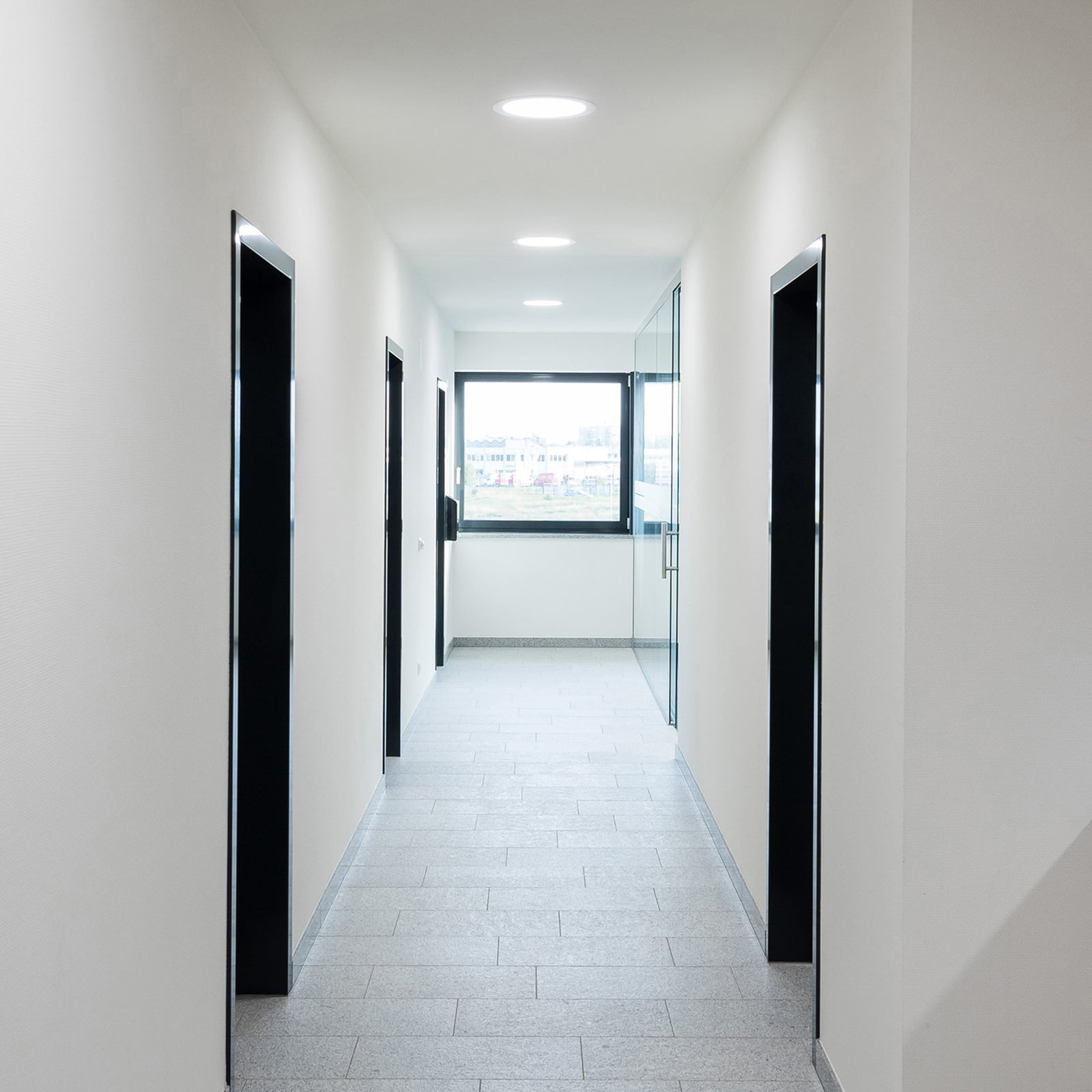 LED innbyggingsdownlight HB 801 hvit IP54 Ø22,5 cm detalj