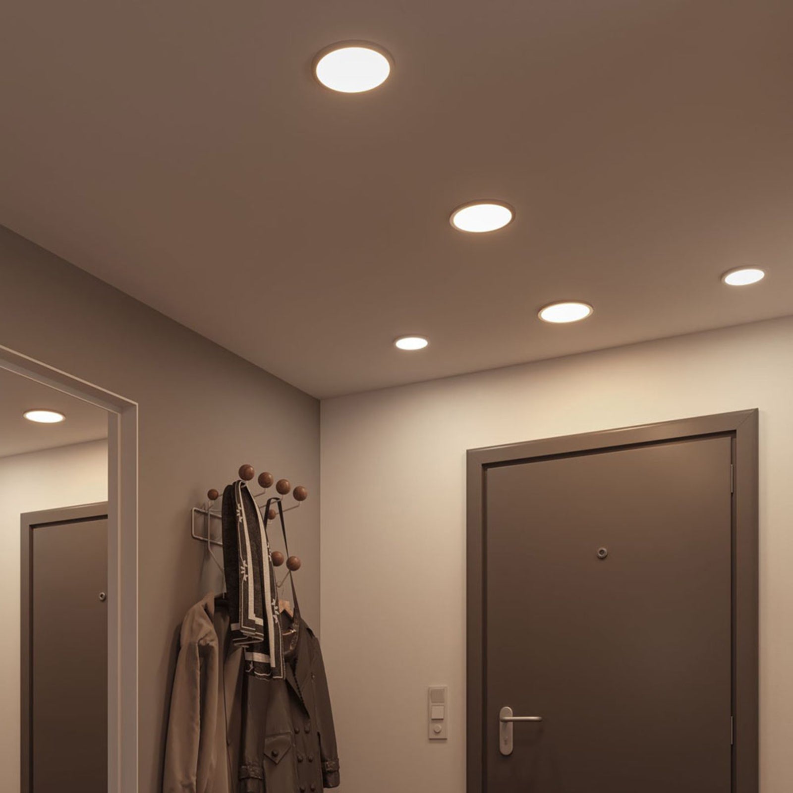 LED innbyggingspanel Areo rund krom montert i tak