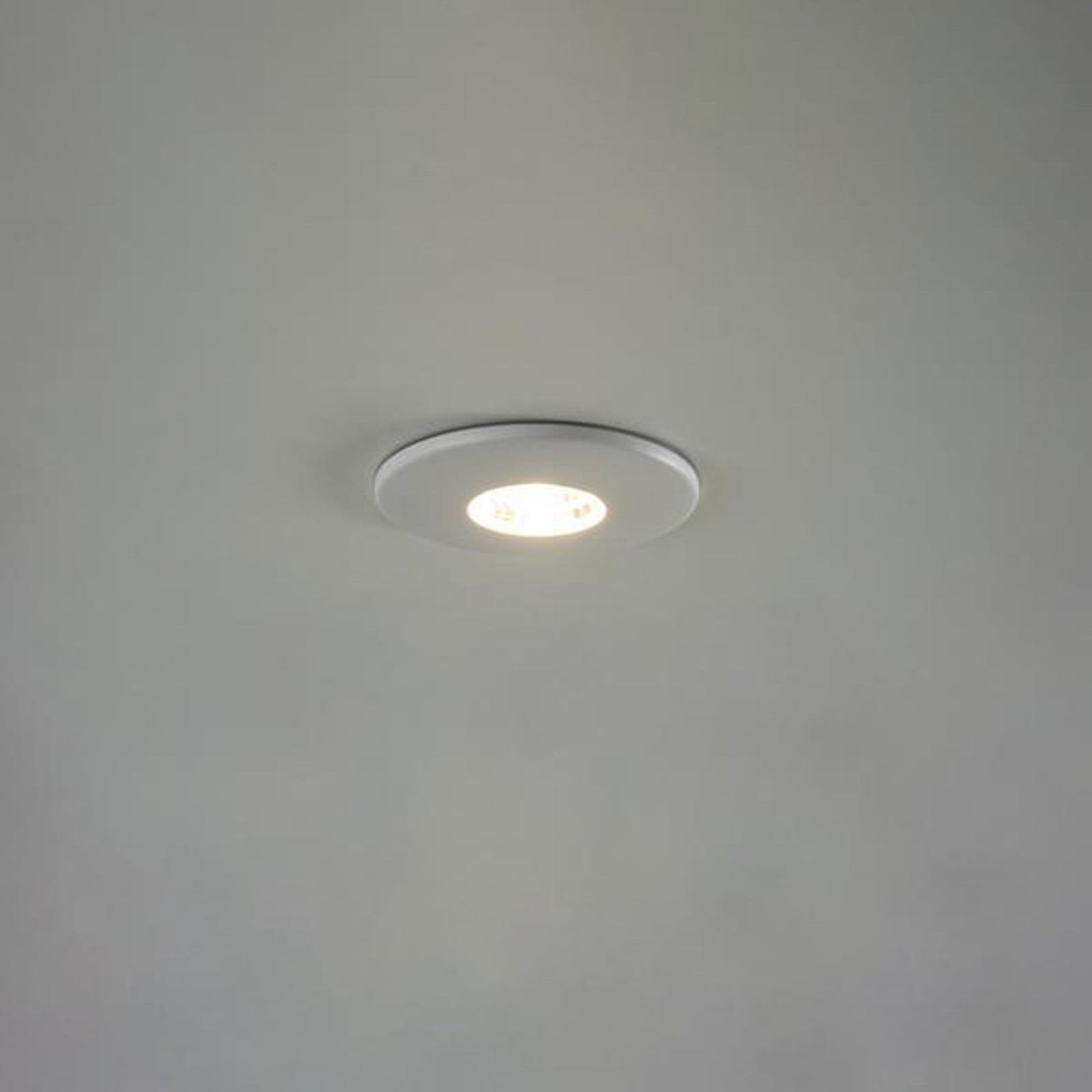 Nærbilde av LED innbyggingsspot Adapt aluminium Ø9,1 cm 3W varmhvit