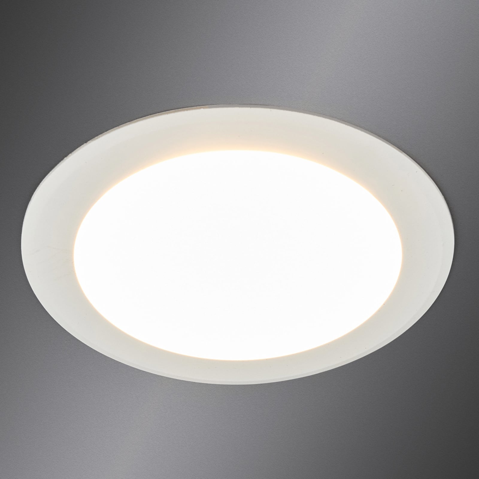 LED innbyggingsspot Arian hvit forfra