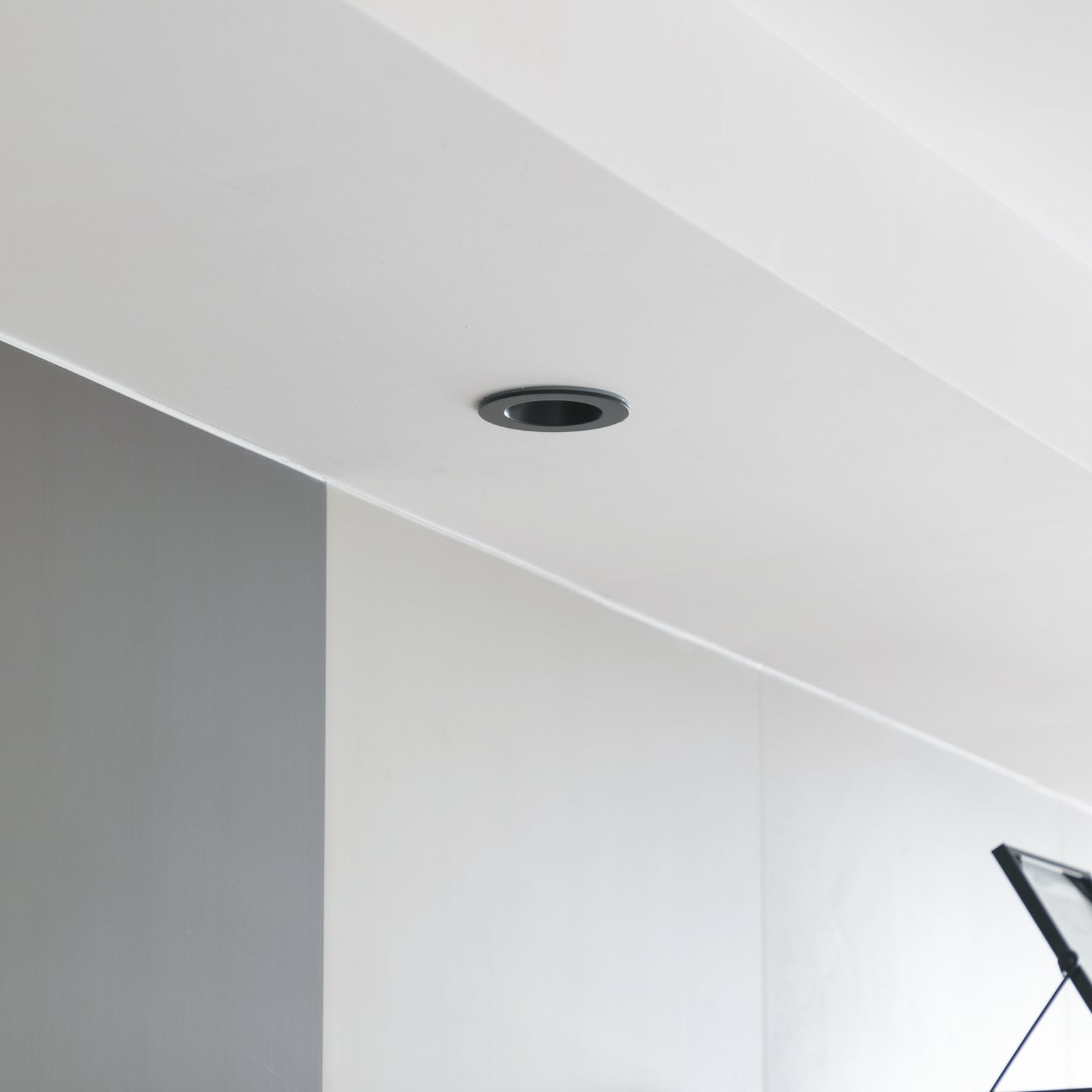 LED innbyggingsspot Aryx svart dimbar detalj