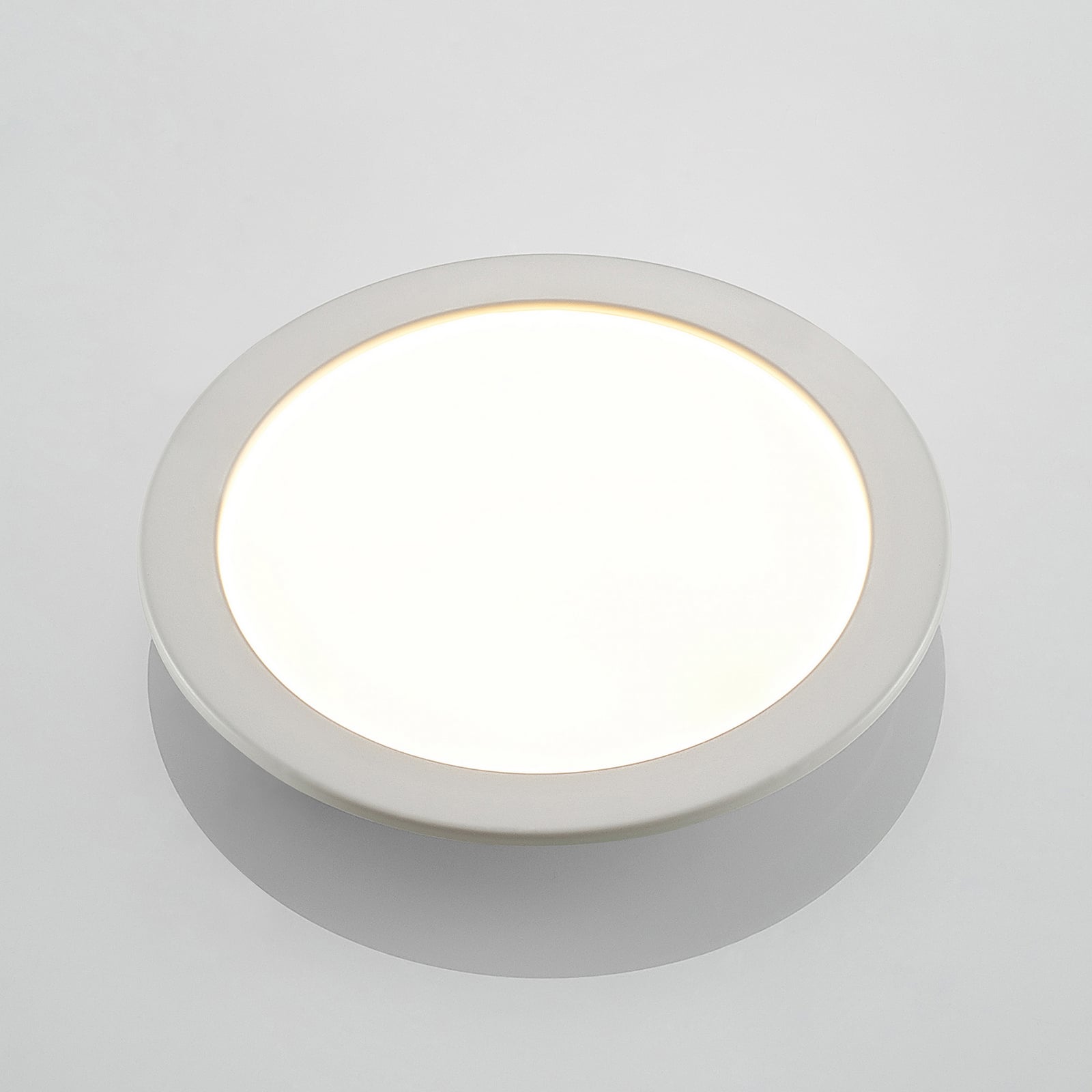 Nærbilde av LED innbyggingsspot Cadance dimbar hvit Ø24 cm CCT IP44