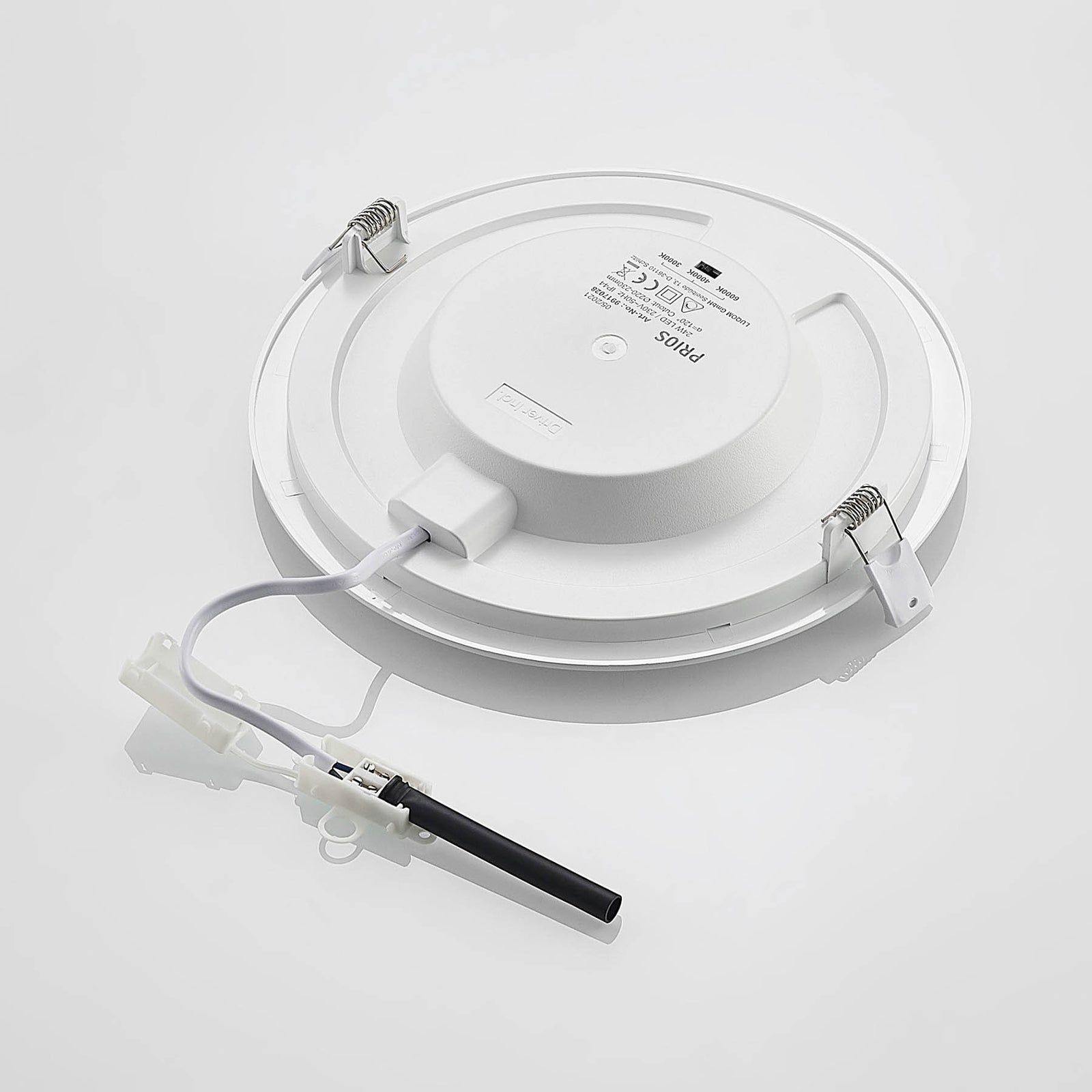 LED innbyggingsspot Cadance dimbar hvit Ø24 cm CCT IP44 lys i bruk